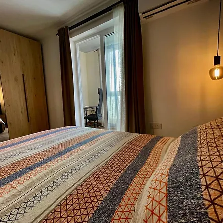 Airport Bedroom With Your Own Private Bathroom Self Check In And Self Check Out Air-condition Included *