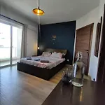 Airport Bedroom With Your Own Private Bathroom Self Check In And Self Check Out Air-condition Included Mqabba