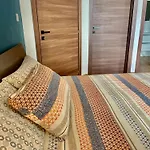 Séjour chez l'habitant Airport Bedroom With Your Own Private Bathroom Self Check In And Self Check Out Air-condition Included Mqabba