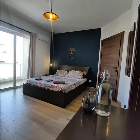 Airport Bedroom With Your Own Private Bathroom Self Check In And Self Check Out Air-condition Included Mqabba