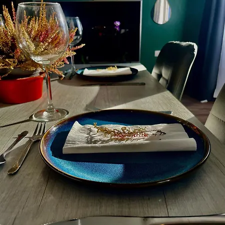 Airport Bedroom With Your Own Private Bathroom Self Check In And Self Check Out Air-condition Included * Mqabba