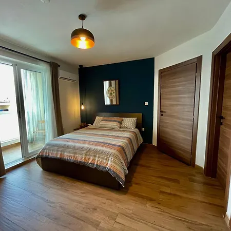 Airport Bedroom With Your Own Private Bathroom Self Check In And Self Check Out Air-condition Included *