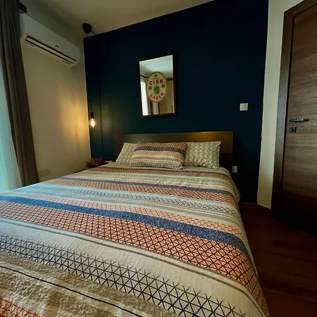 Privatunterkunft Airport Bedroom With Your Own Private Bathroom Self Check In And Self Check Out Air-condition Included Mqabba