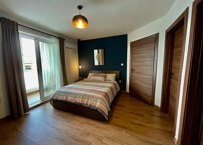 Airport Bedroom With Your Own Private Bathroom Self Check In And Self Check Out Air-condition Included *